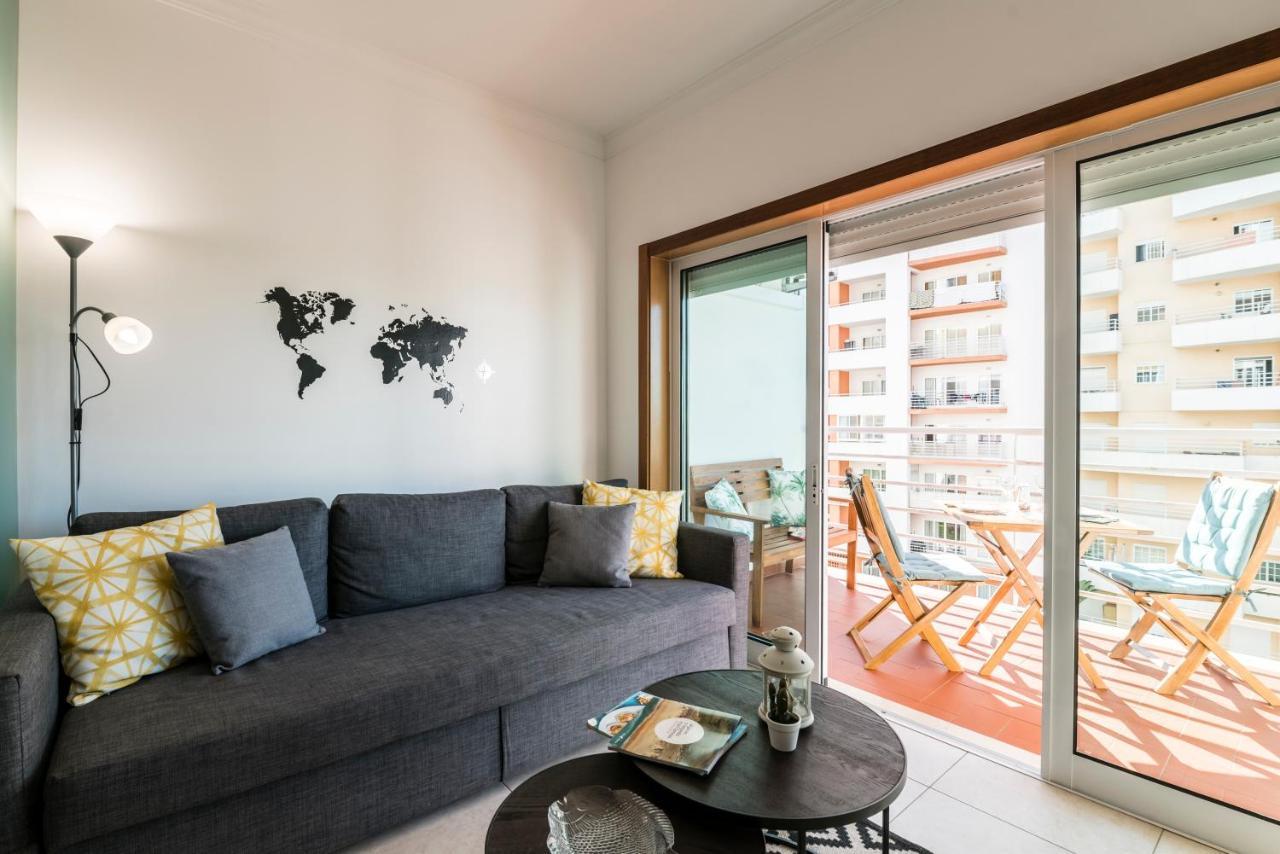 Algarve Beach Vibes Apartment, Wifi, Pool, Ac, Bbq Portimão Exterior photo
