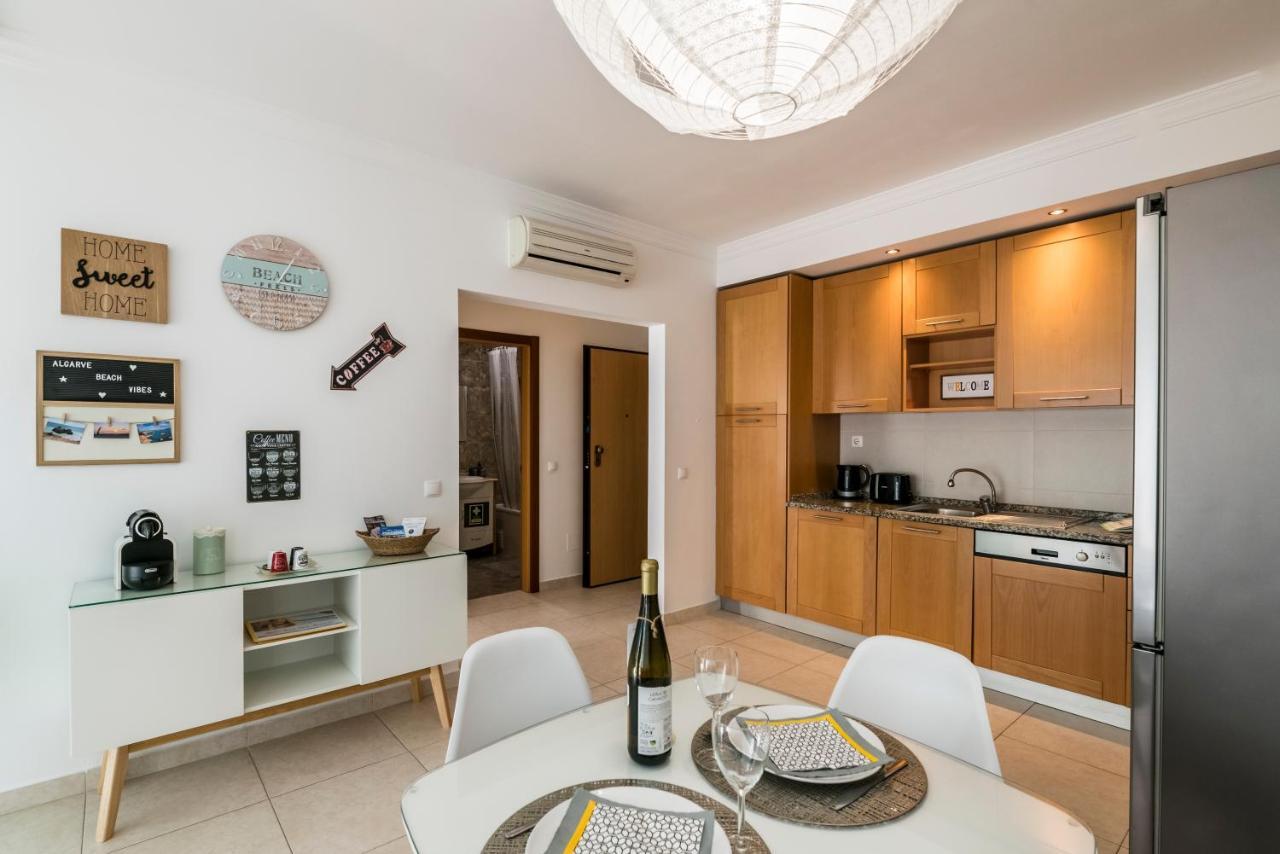 Algarve Beach Vibes Apartment, Wifi, Pool, Ac, Bbq Portimão Exterior photo