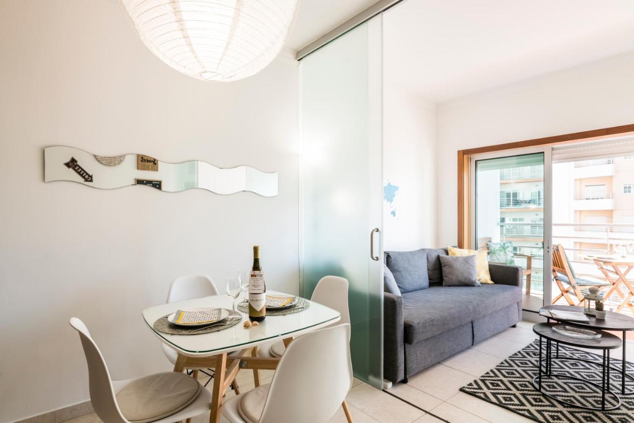 Algarve Beach Vibes Apartment, Wifi, Pool, Ac, Bbq Portimão Exterior photo