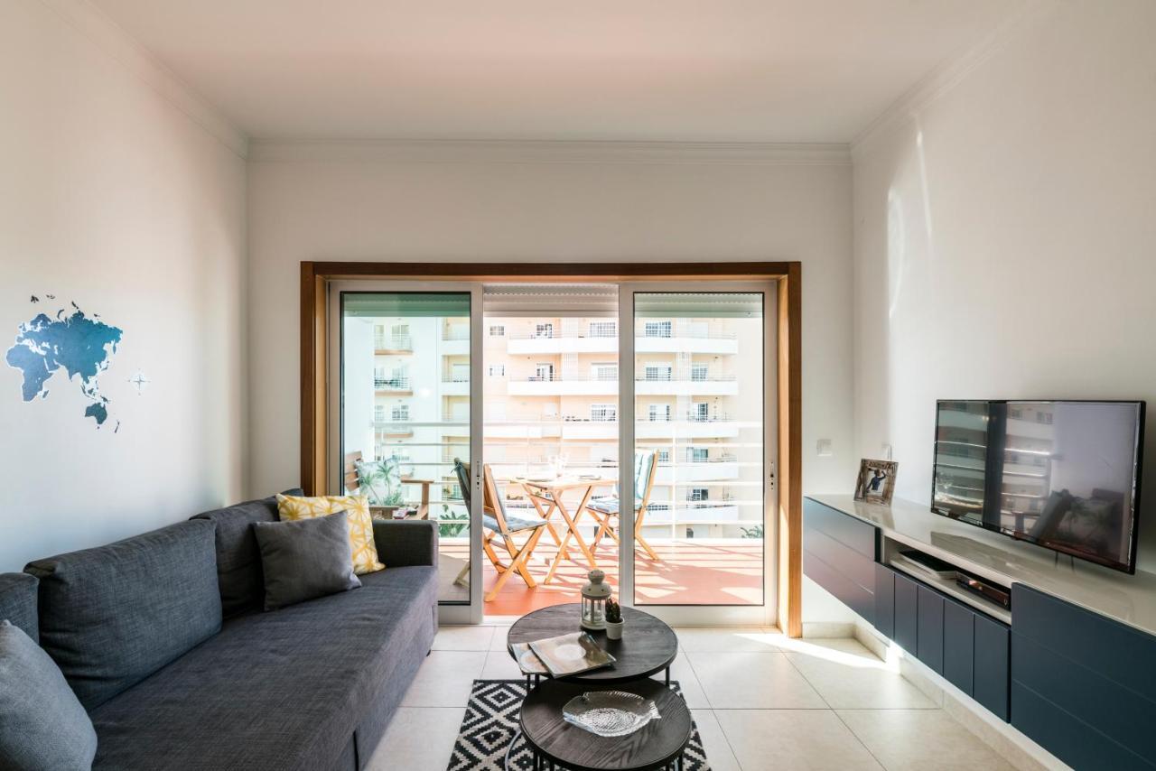 Algarve Beach Vibes Apartment, Wifi, Pool, Ac, Bbq Portimão Exterior photo